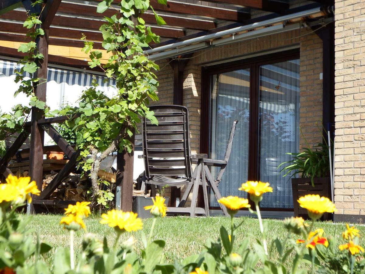 Nette Ferienwohnung Mit Eigenem Eingang Und Sonnenterrasse Ідштайн Екстер'єр фото